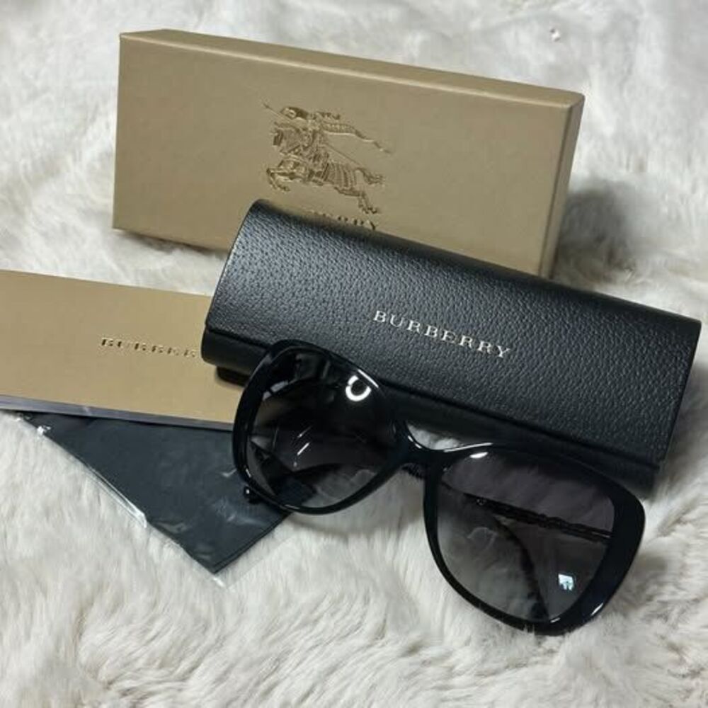 NEW Burberry BE4237 Women’s Oversized Square Sunglasses